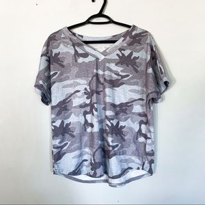 SHEIN • Camo Short Sleeved Tee